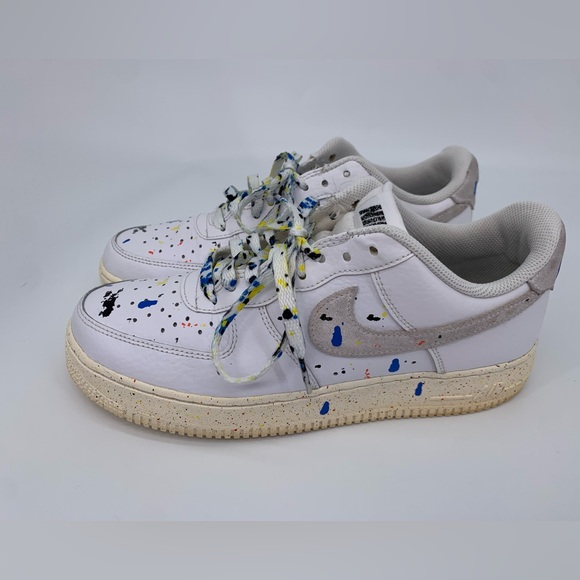 Nike White Air Force 1 '07 Lv8  Splattered Paint on White Sneakers Mens Size 8.5 - Picture 3 of 9